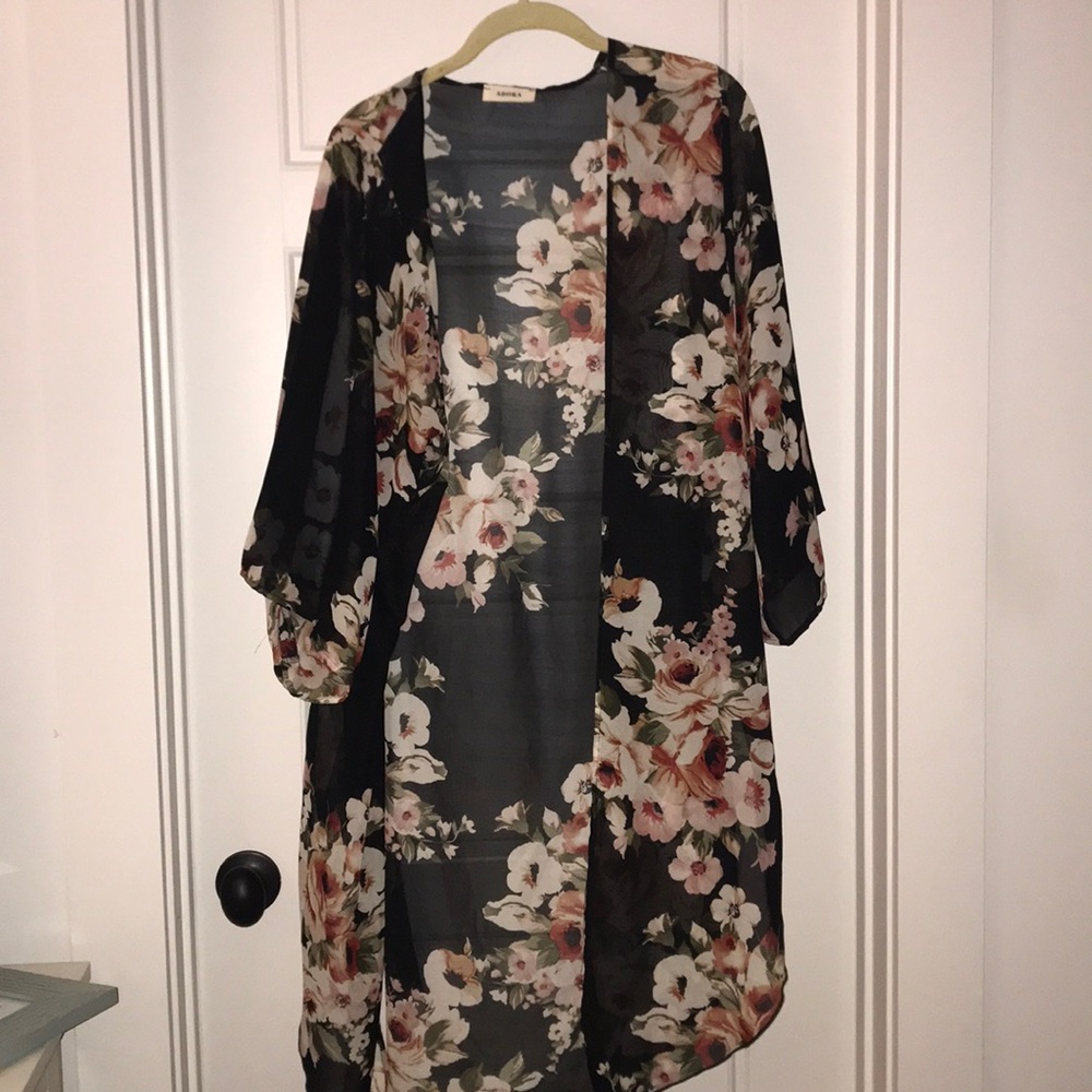 FLORAL KIMONO